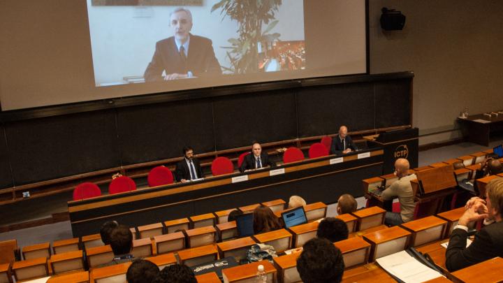 Cons. Amb. Emanuele Ferruggia speaks at the opening. 